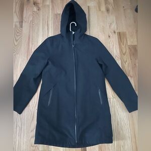 Women’s Lands End rain jacket size small (6/8)